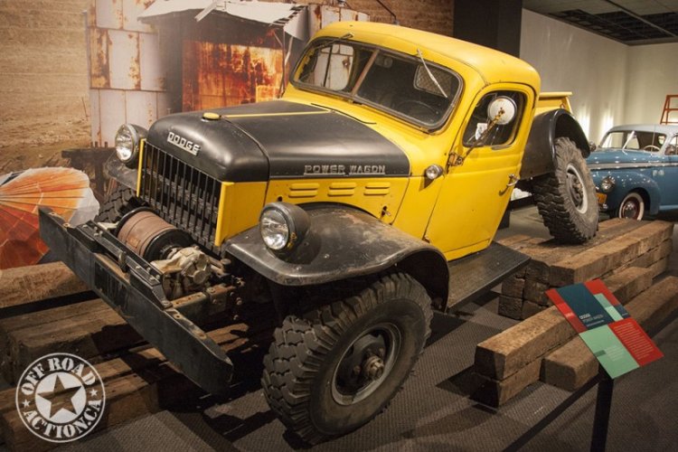 2014_petersen_pickups_exhibit_off_road_action_19.jpg