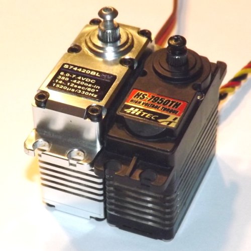 S74420BLHV vs HS-7950TH 01.jpg