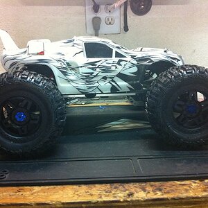I dragged the E-Maxx out of the closet as its been sitting around for the past 3 or 4 years. Time for some upgrades, RX8 and New Shoes.