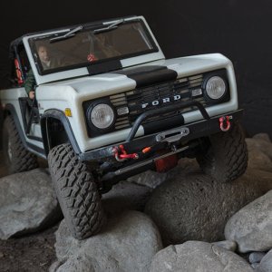 Media 'Axial Front Grill Replacement' in album 'Bronco'