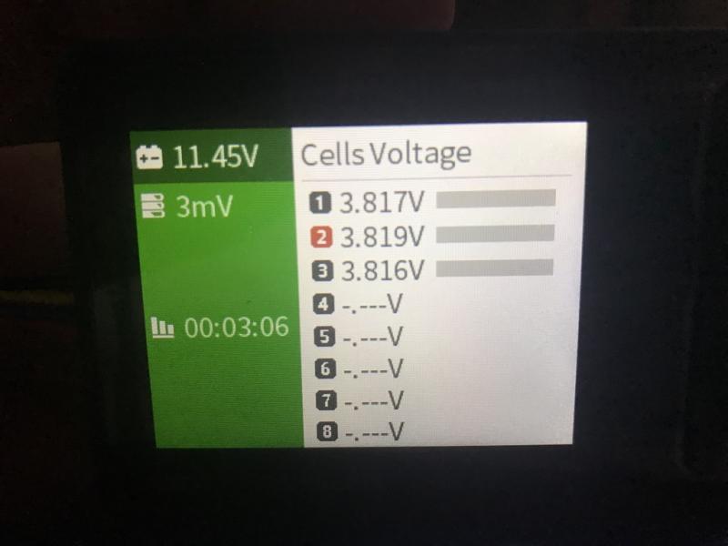 ISDT BG-8S Battery Checker in balance mode
