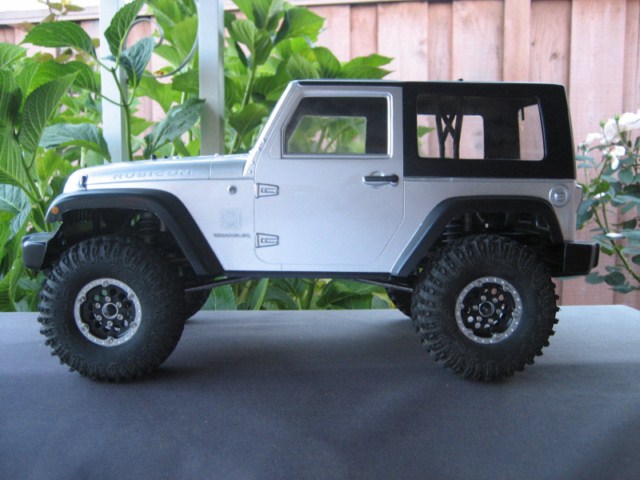 Proline 2009 Jeep Wrangler Rubicon Body on my SCX10

I really like the body but, this is as high as the body can go in the rear. Its maxxed out and I'