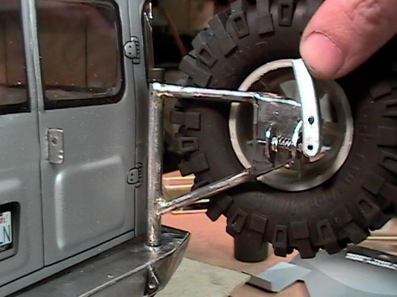 TirecarrierLatch005.jpg
