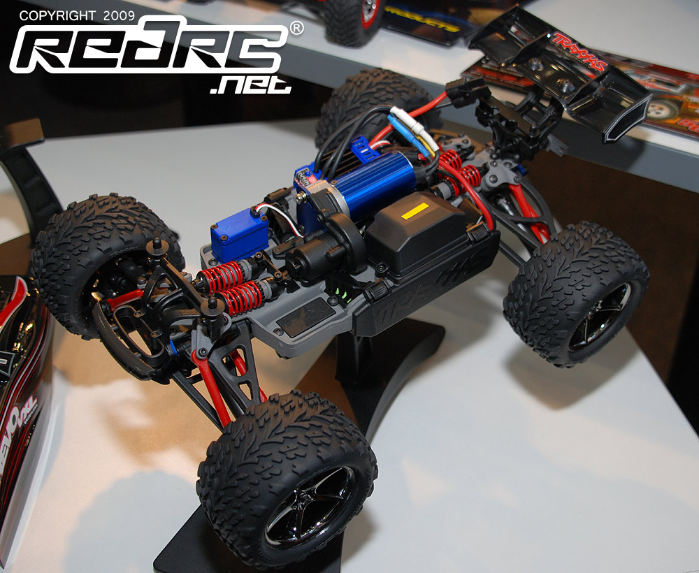 traxxaserevovxl-2.jpg