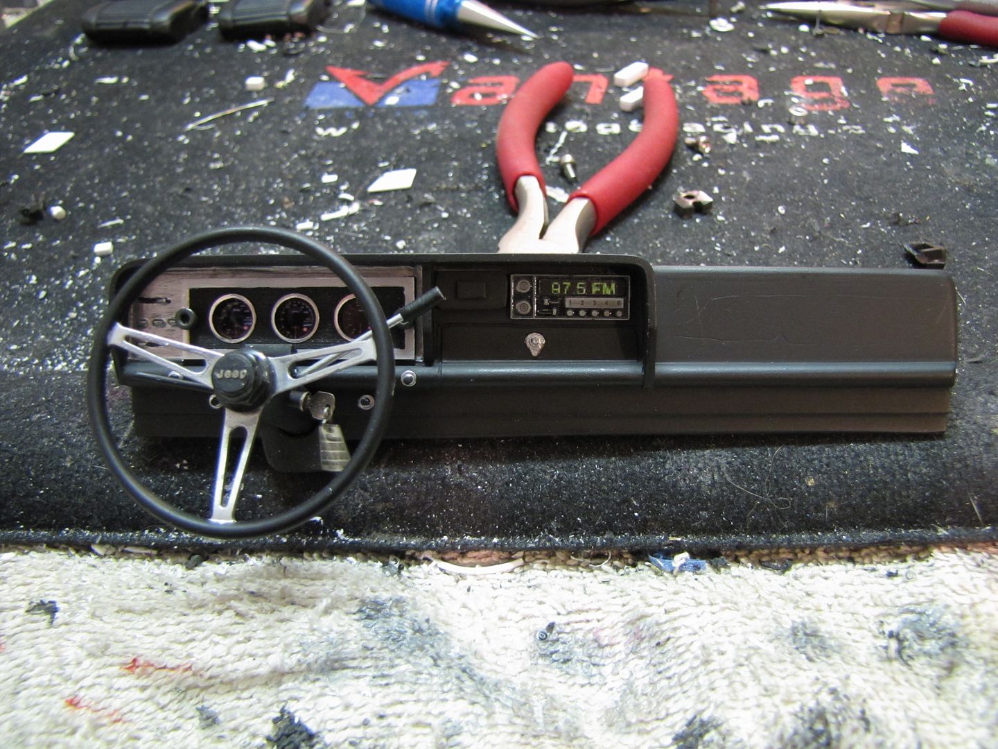 jeepj10dash006.jpg
