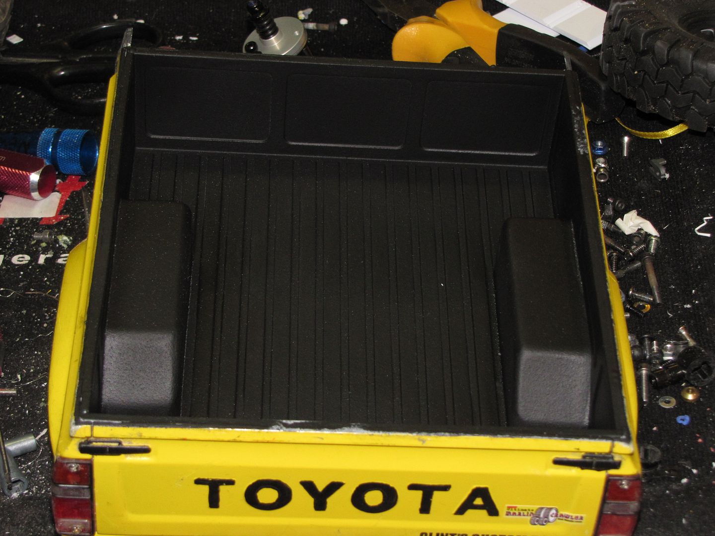Yellowluxdropbed004.jpg