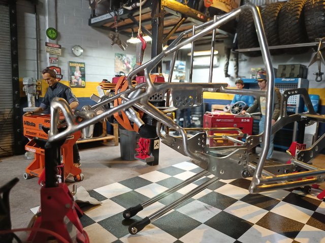 5-build-rear-cage.jpg